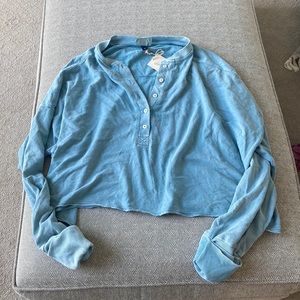 Cropped long sleeve t shirt